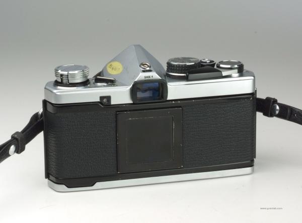 Olympus OM-2n + Zuiko 1.4/50mm