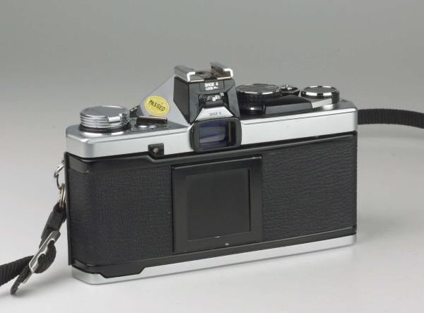 Olympus OM-2n + Zuiko 1.8/50mm