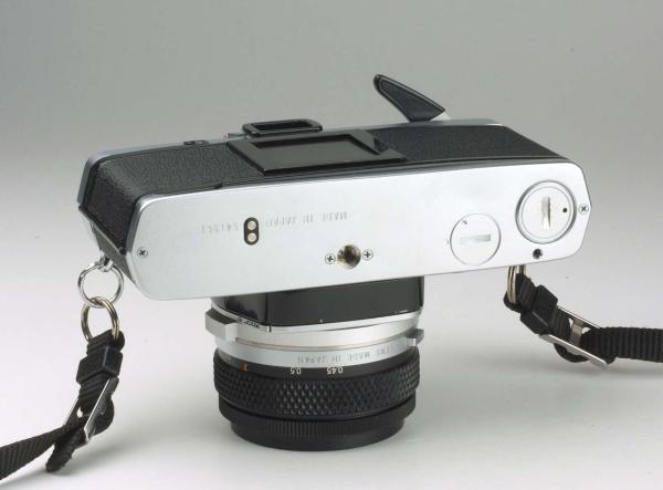 Olympus OM-2n + Zuiko 1.8/50mm