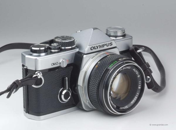 Olympus OM-2n + Zuiko 1.8/50mm