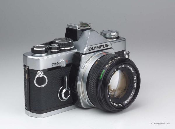 Olympus OM-2n + Zuiko 1.8/50mm