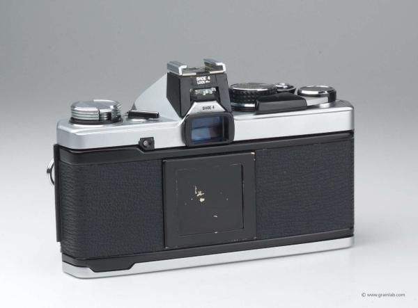 Olympus OM-2n + Zuiko 1.8/50mm