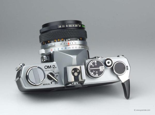 Olympus OM-2n + Zuiko 1.8/50mm