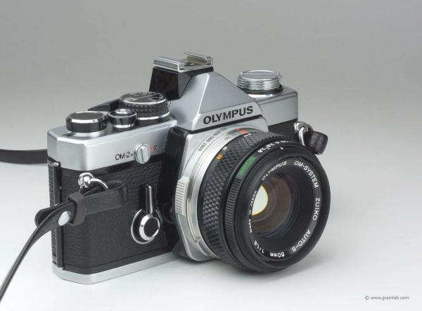 Olympus OM-2n + Zuiko 1.8/50mm