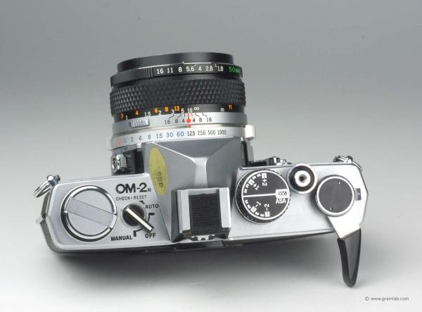 Olympus OM-2n + Zuiko 1.8/50mm