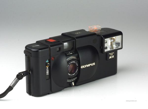 Olympus XA + A11 Blitz