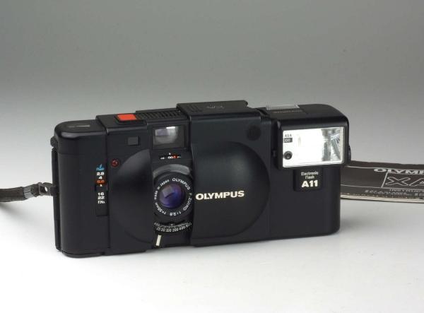 Olympus XA + A11 Blitz