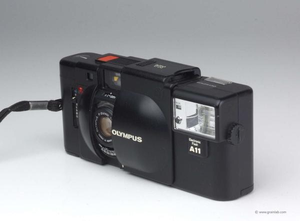 Olympus XA + A11 Blitz