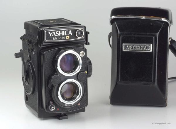 Yashica MAT-124G