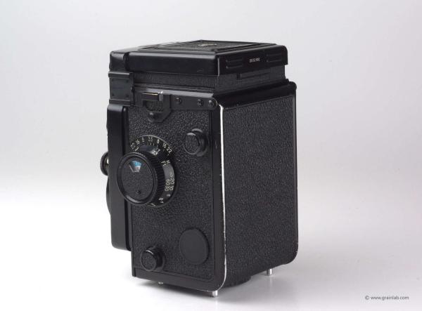 Yashica MAT-124G