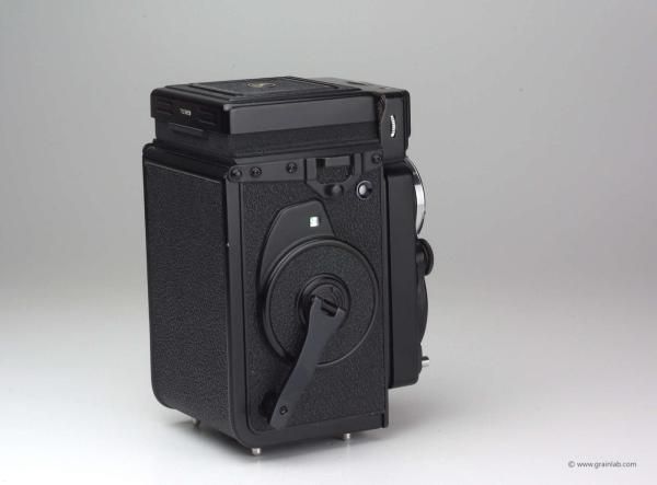 Yashica MAT-124G